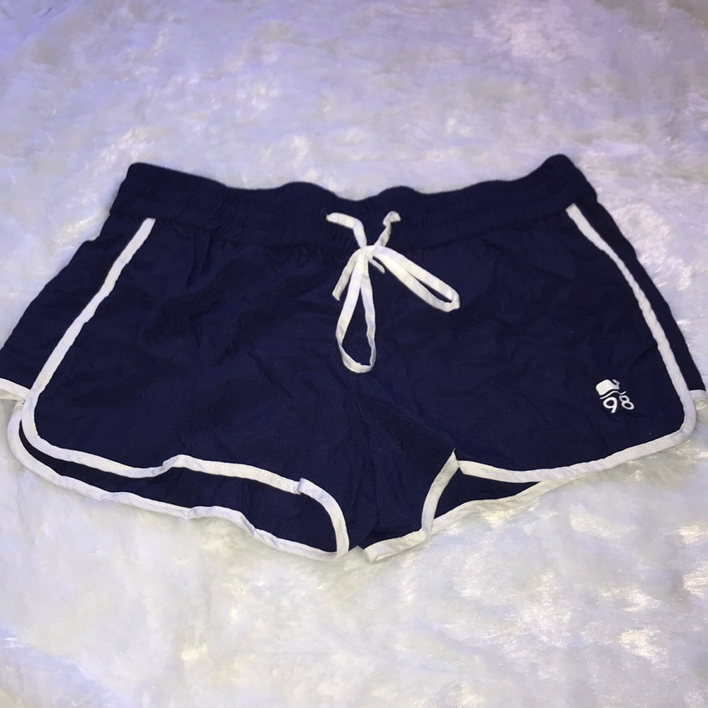 Vineyard Vines blue running shorts